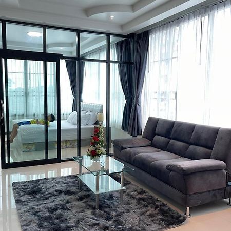 VIP Service Apartment 203: Central City Location Lampang Exterior photo