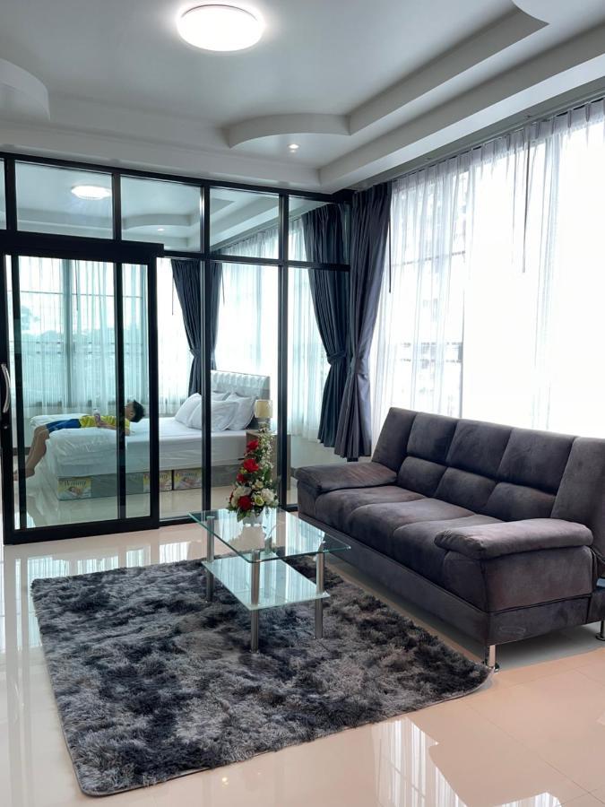 VIP Service Apartment 203: Central City Location Lampang Exterior photo