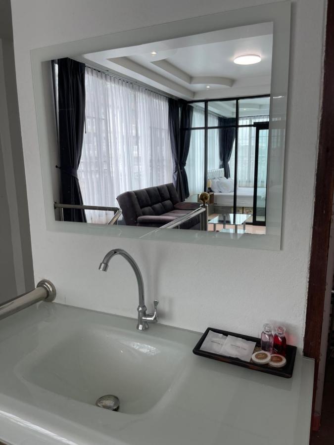 VIP Service Apartment 203: Central City Location Lampang Exterior photo