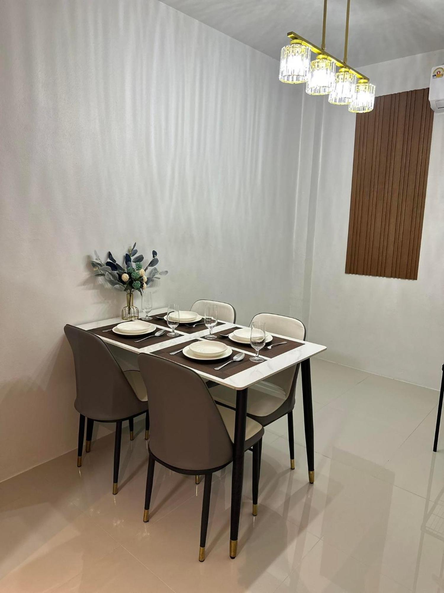 VIP Service Apartment 203: Central City Location Lampang Exterior photo