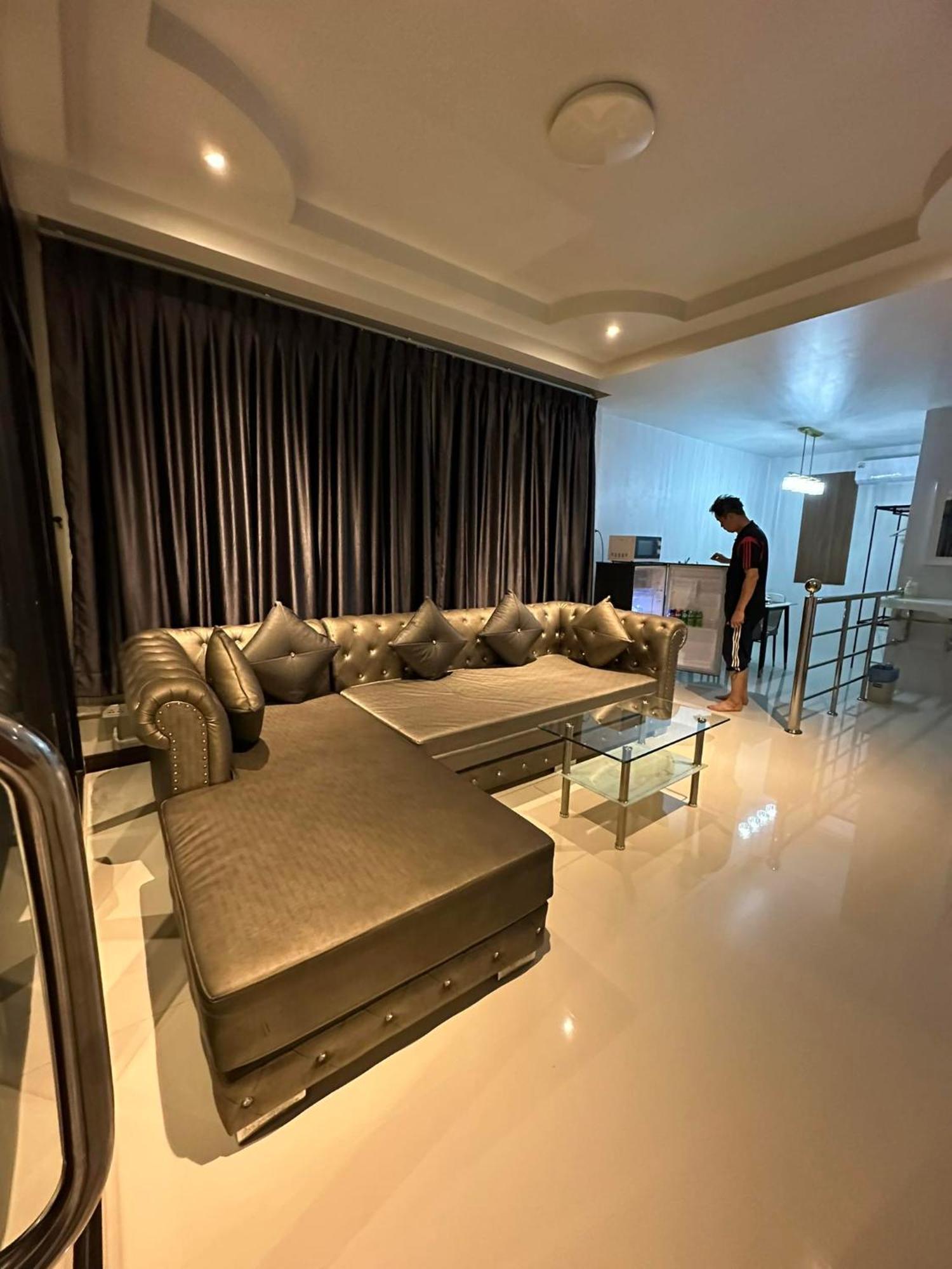 VIP Service Apartment 203: Central City Location Lampang Exterior photo